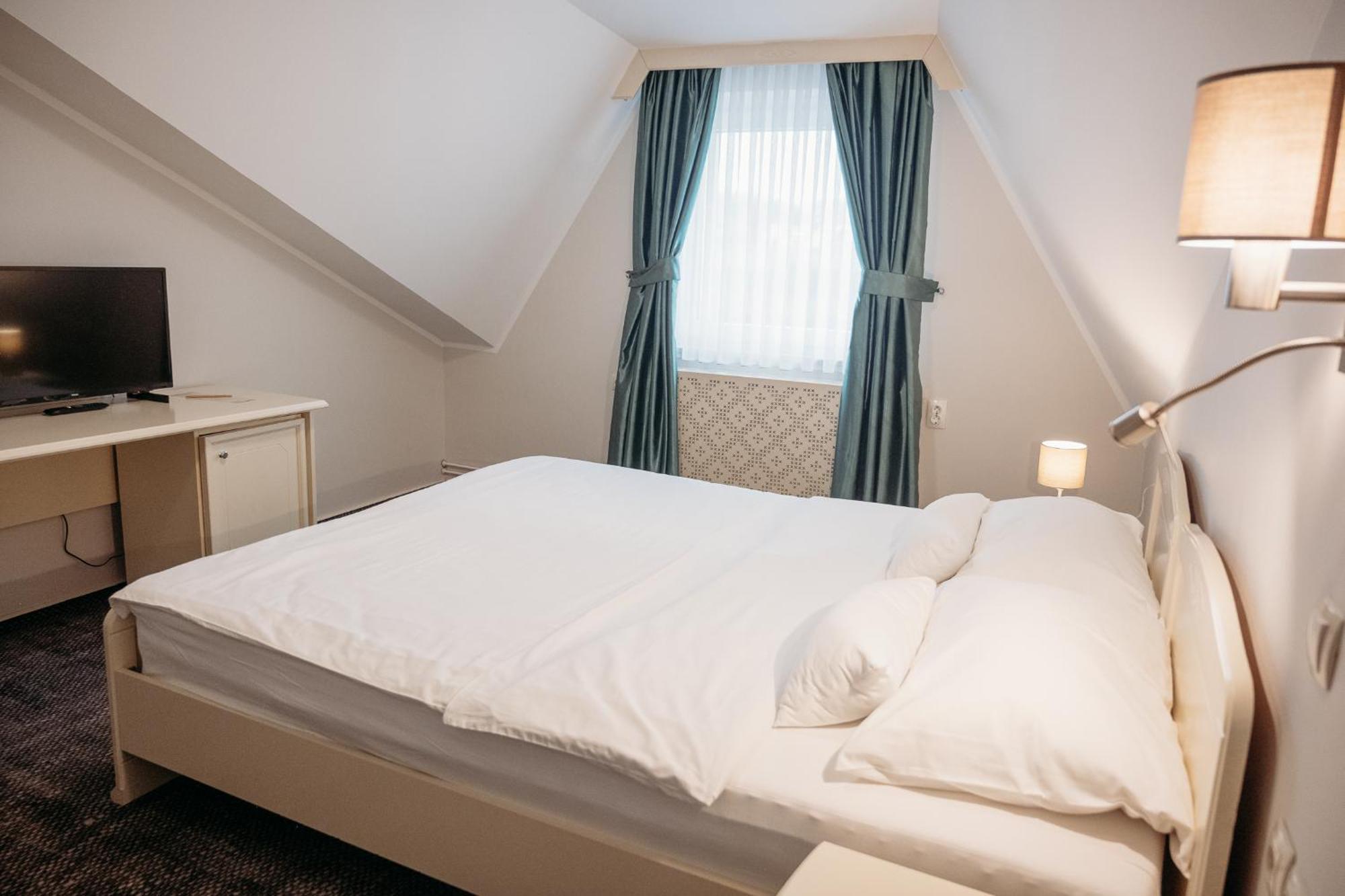 Hotel Kunst Krško Стая снимка